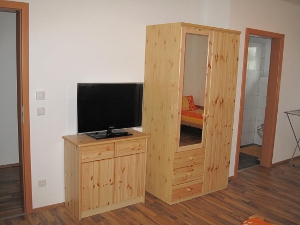 Für Sat-TV und Stauraum ist gesorgt